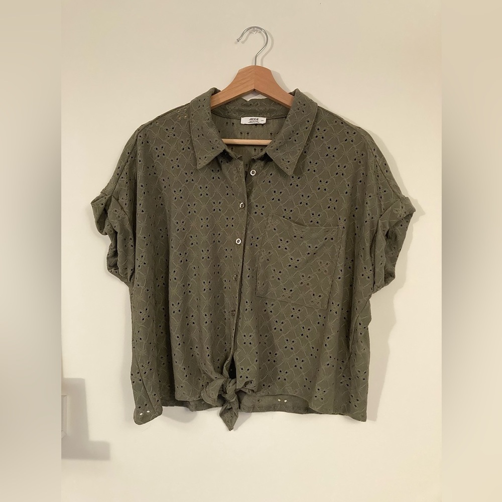 Ardene Green Khaki Eyelet Detail Top with Collar and Tie Bottom Boho Style Large